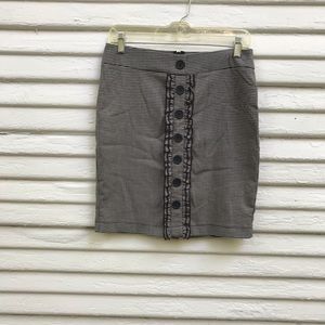 Windsor Houndstooth Pencil Mini w/frills! Size 5.